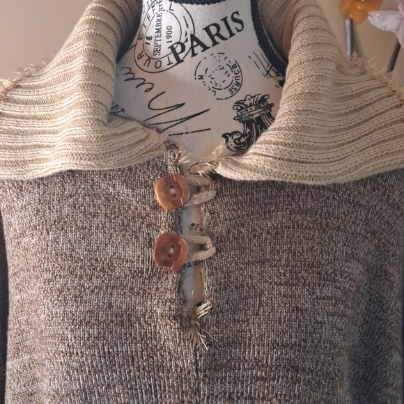 A Beautiful one of a kind poncho (I never used it ) - Picture 4 of 16